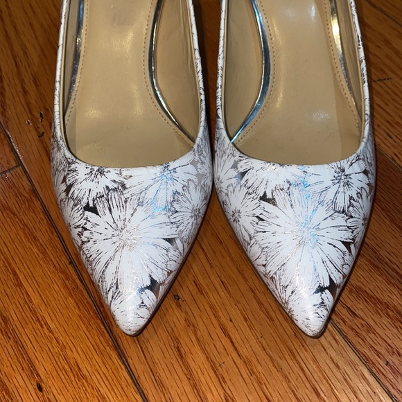 🔥🔥🔥NEW Michael Kors Floral Pumps Heels - Picture 5 of 7